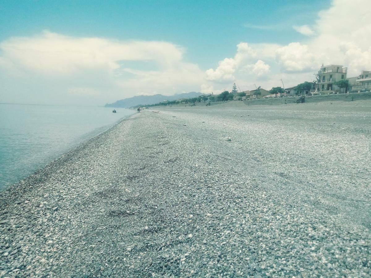 Centrocitta Beach รอคคาลูเมรา ภายนอก รูปภาพ